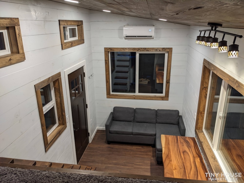 New Rustic Farmhouse Style Tiny House