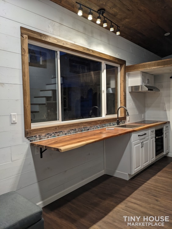 New Rustic Farmhouse Style Tiny House - Image 2 Thumbnail