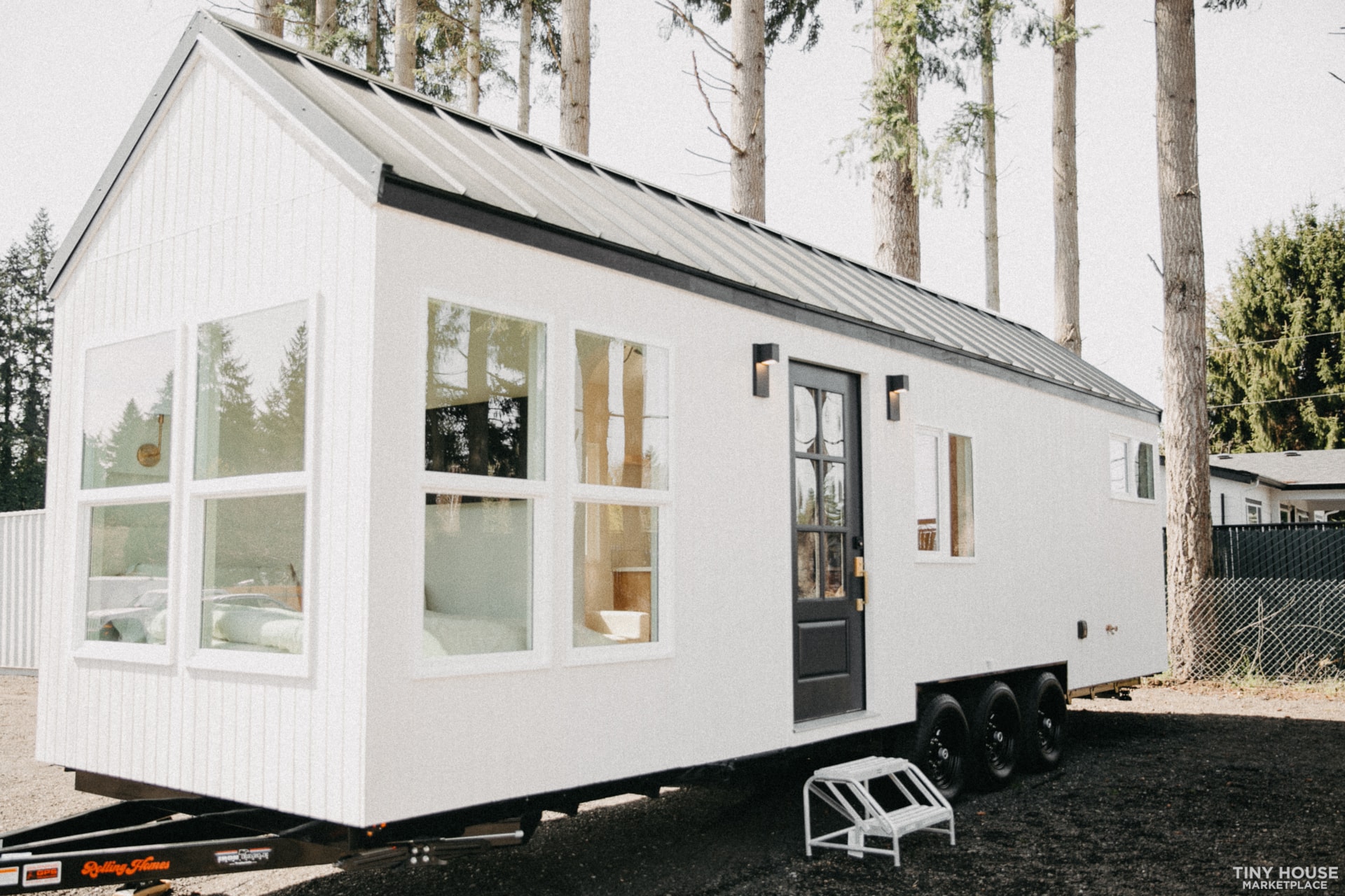 New Tiny Home - Ideal for sleeping, relaxing, cooking & working