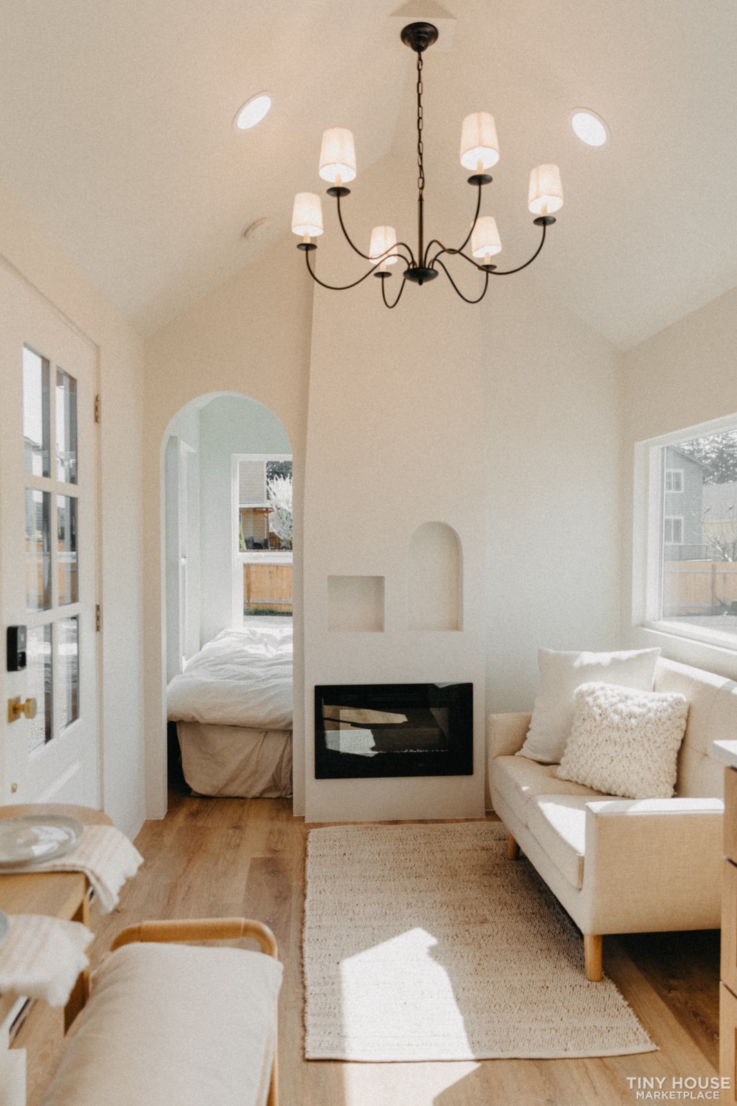 New Tiny Home - Ideal for sleeping, relaxing, cooking & working - Image 2 Thumbnail