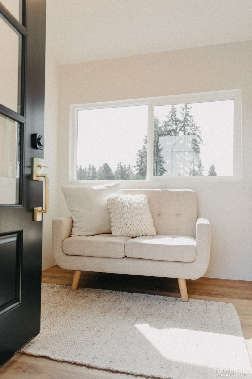 New Tiny Home - Ideal for sleeping, relaxing, cooking & working - Image 4 Thumbnail