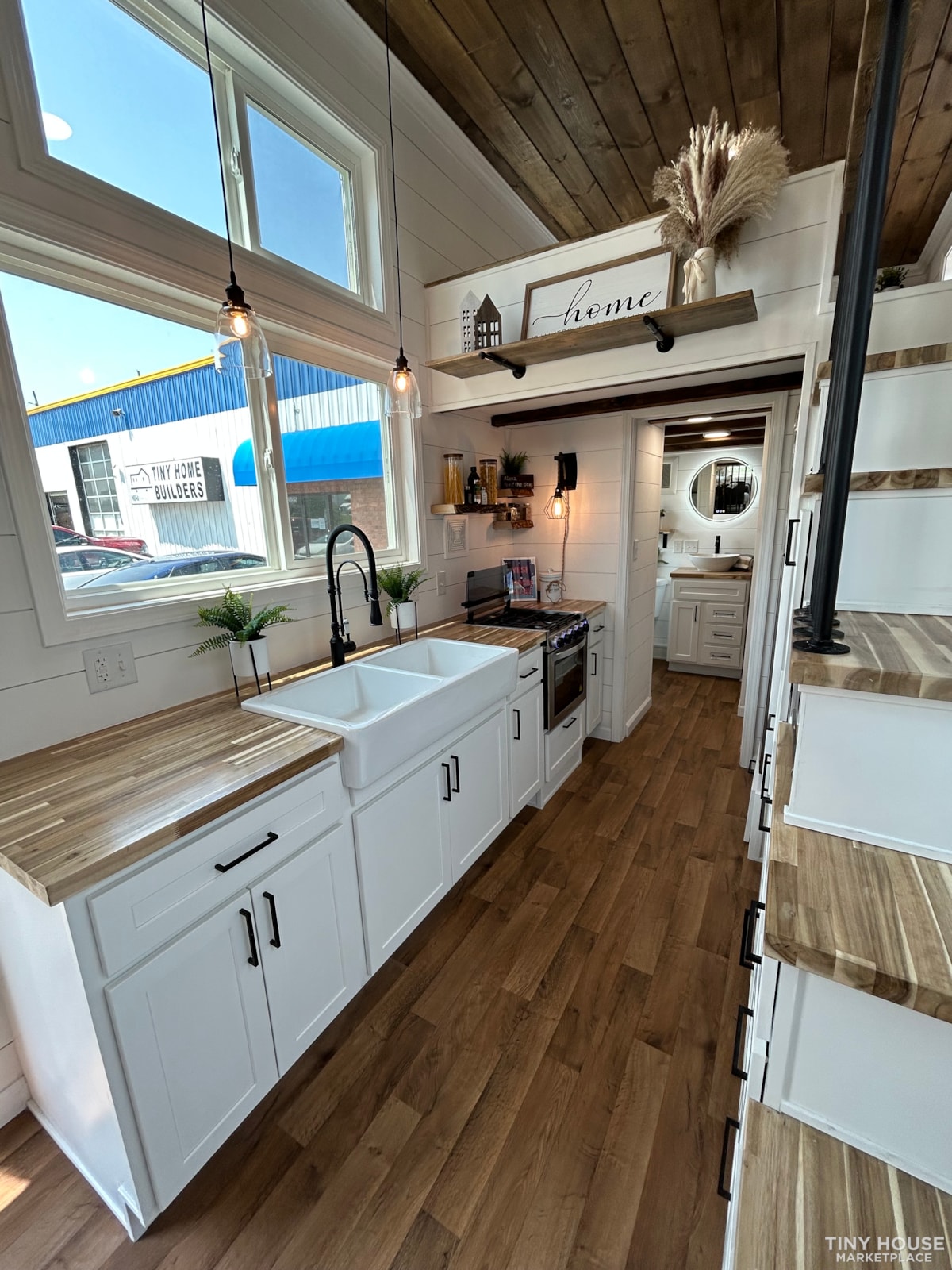 NEW Tiny House on wheels NOAH CERTIFIED - Image 3 Thumbnail