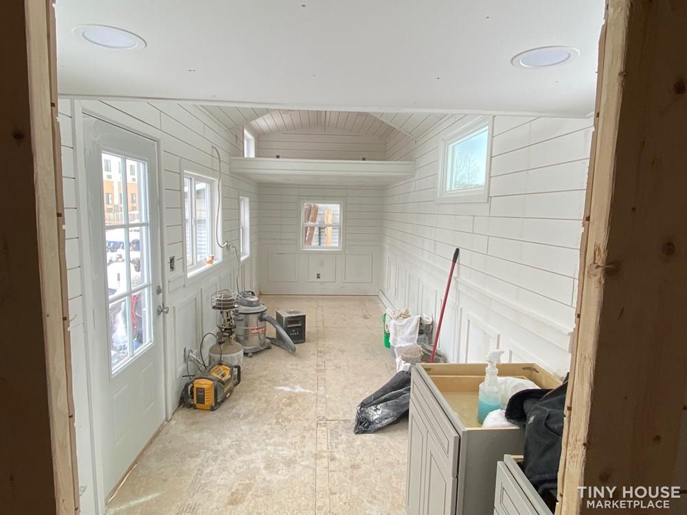 New Tiny House with with 2 loft and plenty of light Great Potential Rental