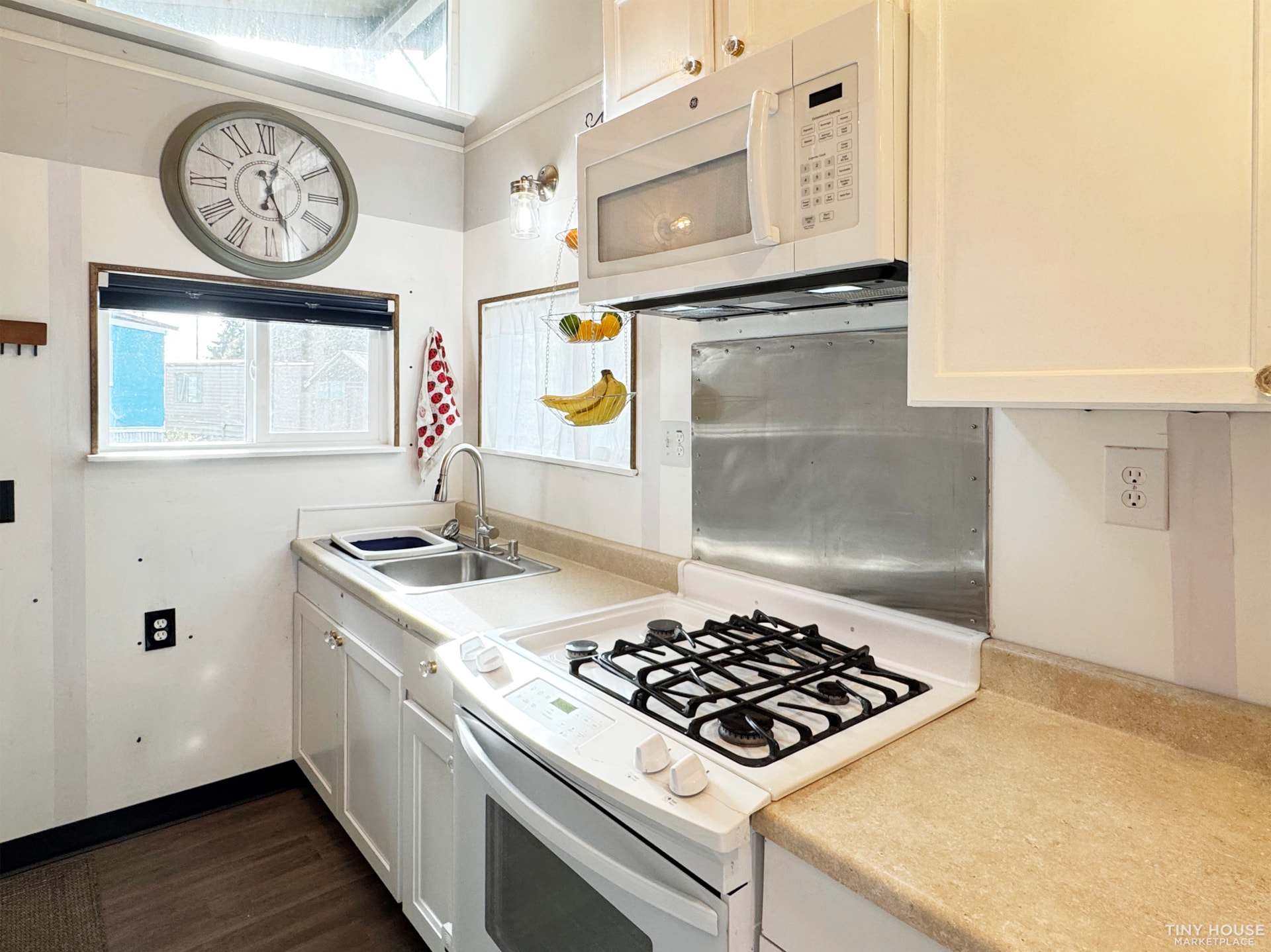 Newly built Tiny home on wheels - Image 4 Thumbnail