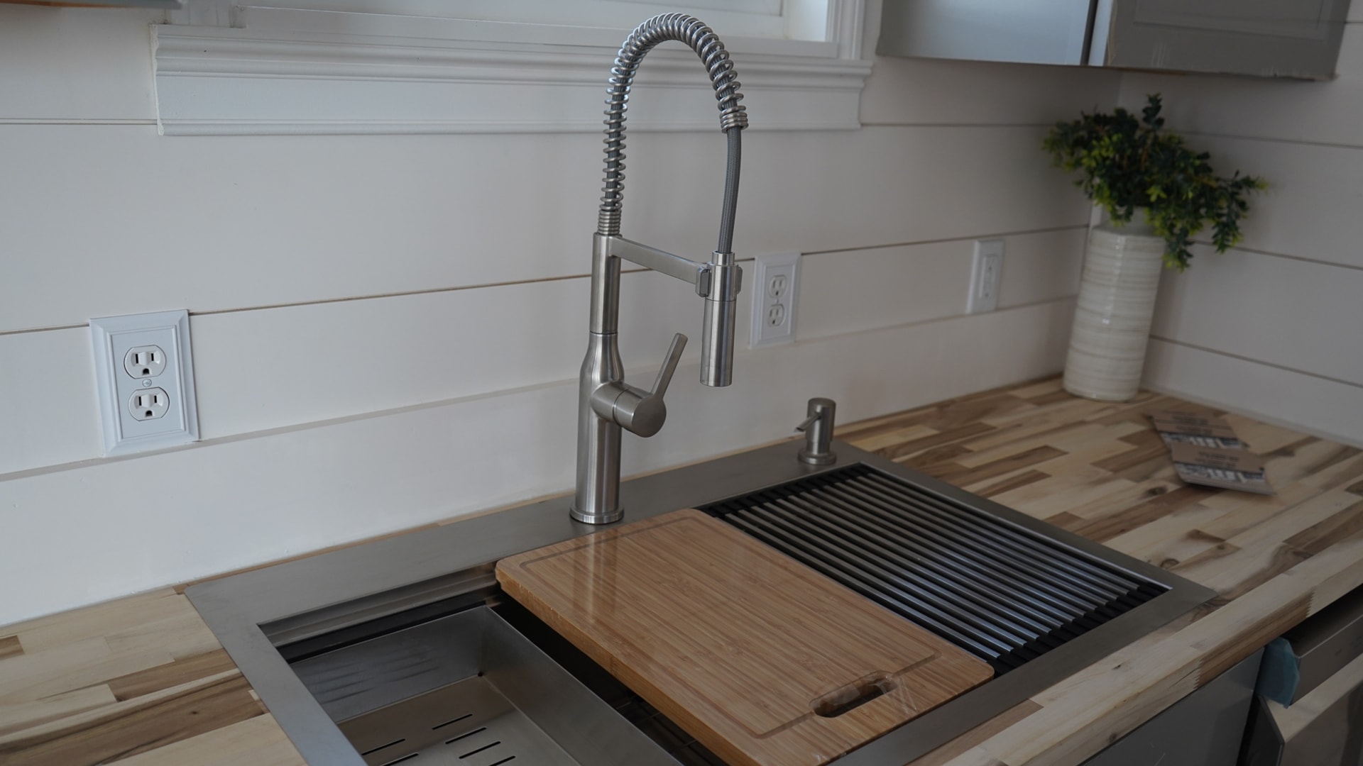 Newly Constructed Tiny Home - Image 2 Thumbnail
