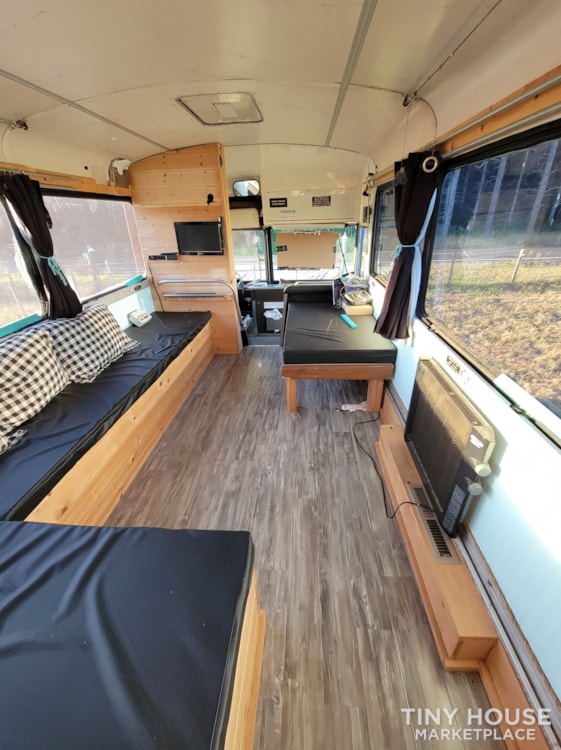 Newly Converted Greyhound Bus! - Image 3 Thumbnail