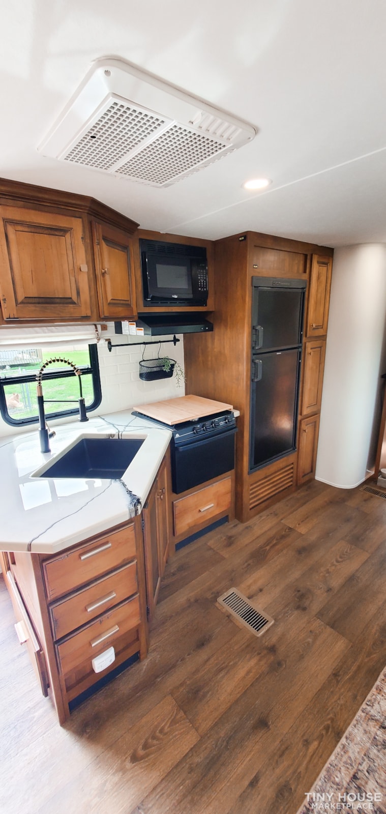SOLD - Newly remodeled Modern Rustic RV tiny home - Image 4 Thumbnail