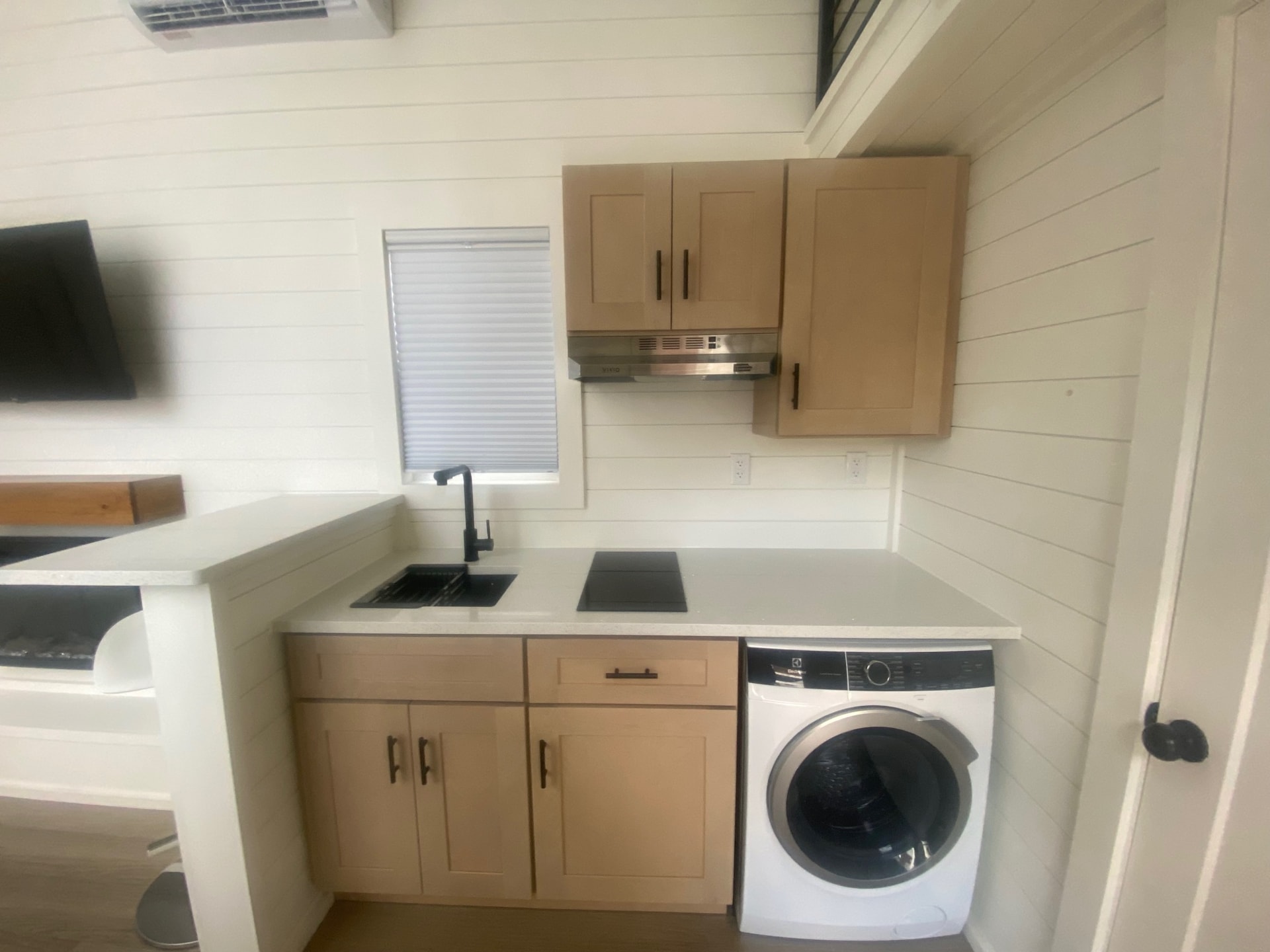 NOAH Certified 8.5 x 24 Modern home at Lakeland Ridge Tiny Home Community - Image 3 Thumbnail