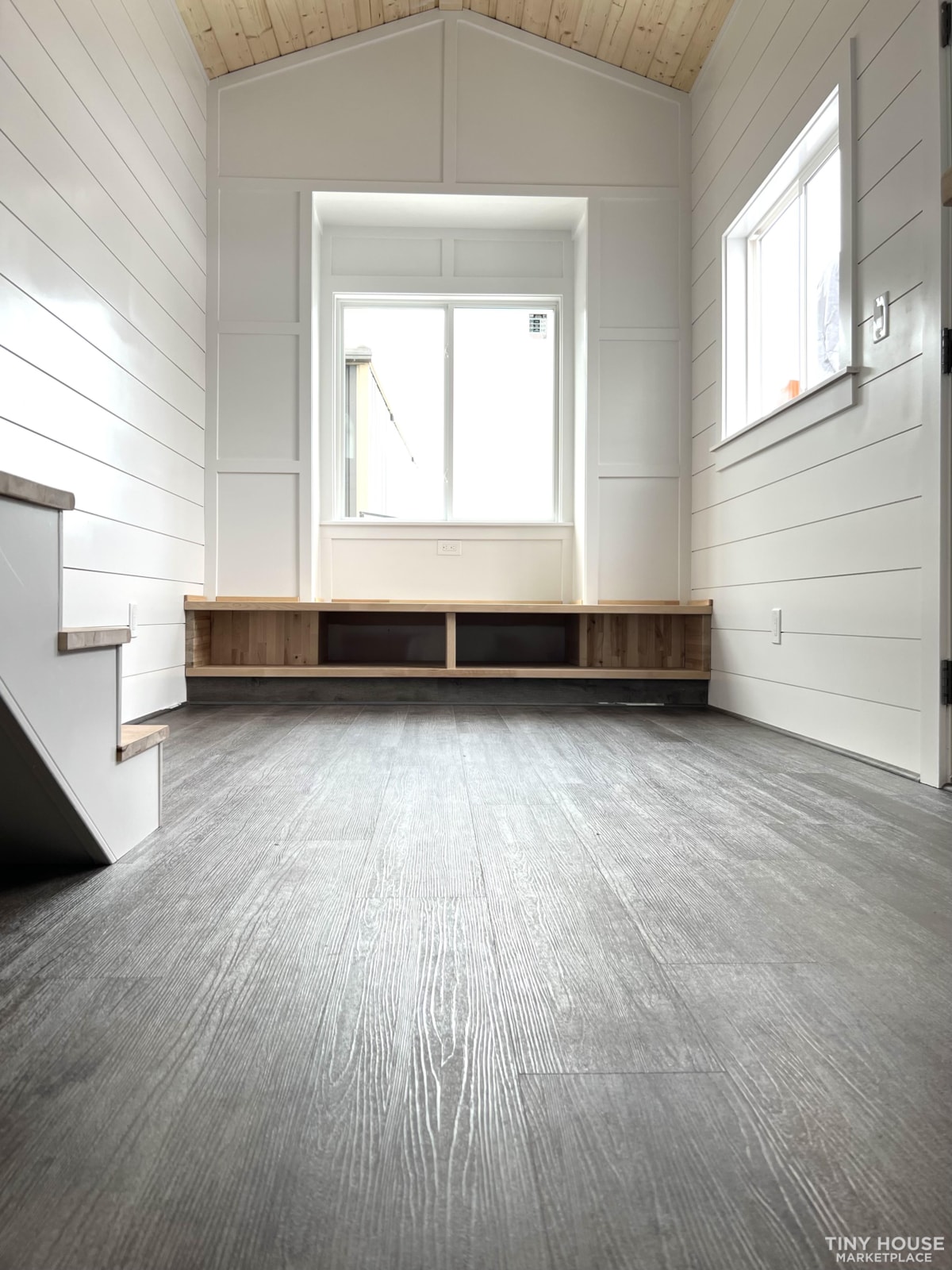 Exquisite 28ft NOAH Certified Luxury Tiny House Awaits: Schedule Your Tour!