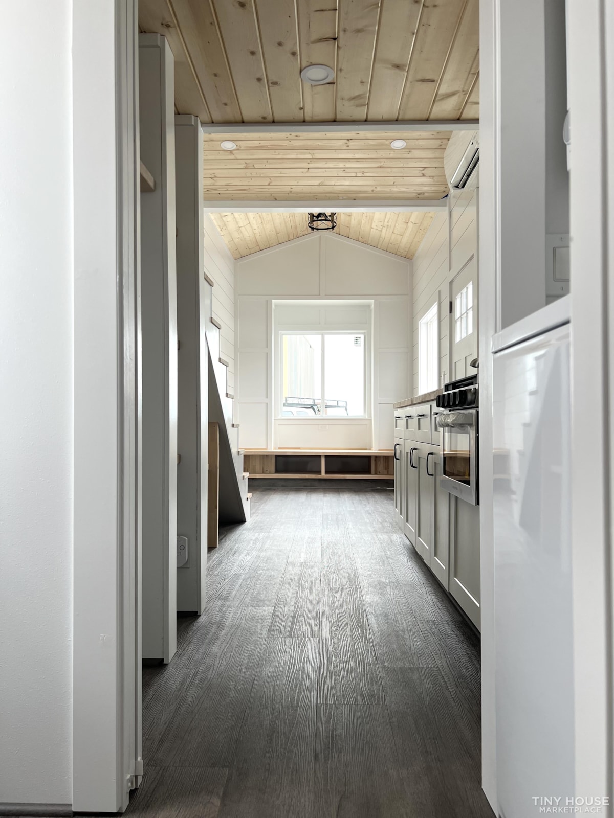 Exquisite 28ft NOAH Certified Luxury Tiny House Awaits: Schedule Your Tour! - Image 4 Thumbnail