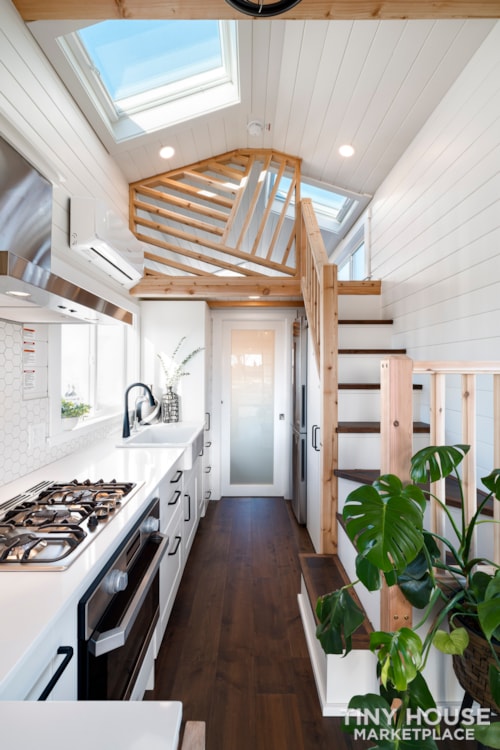 Healthy Tiny House modern + minimalist w/ soaking tub, NON-TOXIC, LOW VOC + EMF - Image 2 Thumbnail
