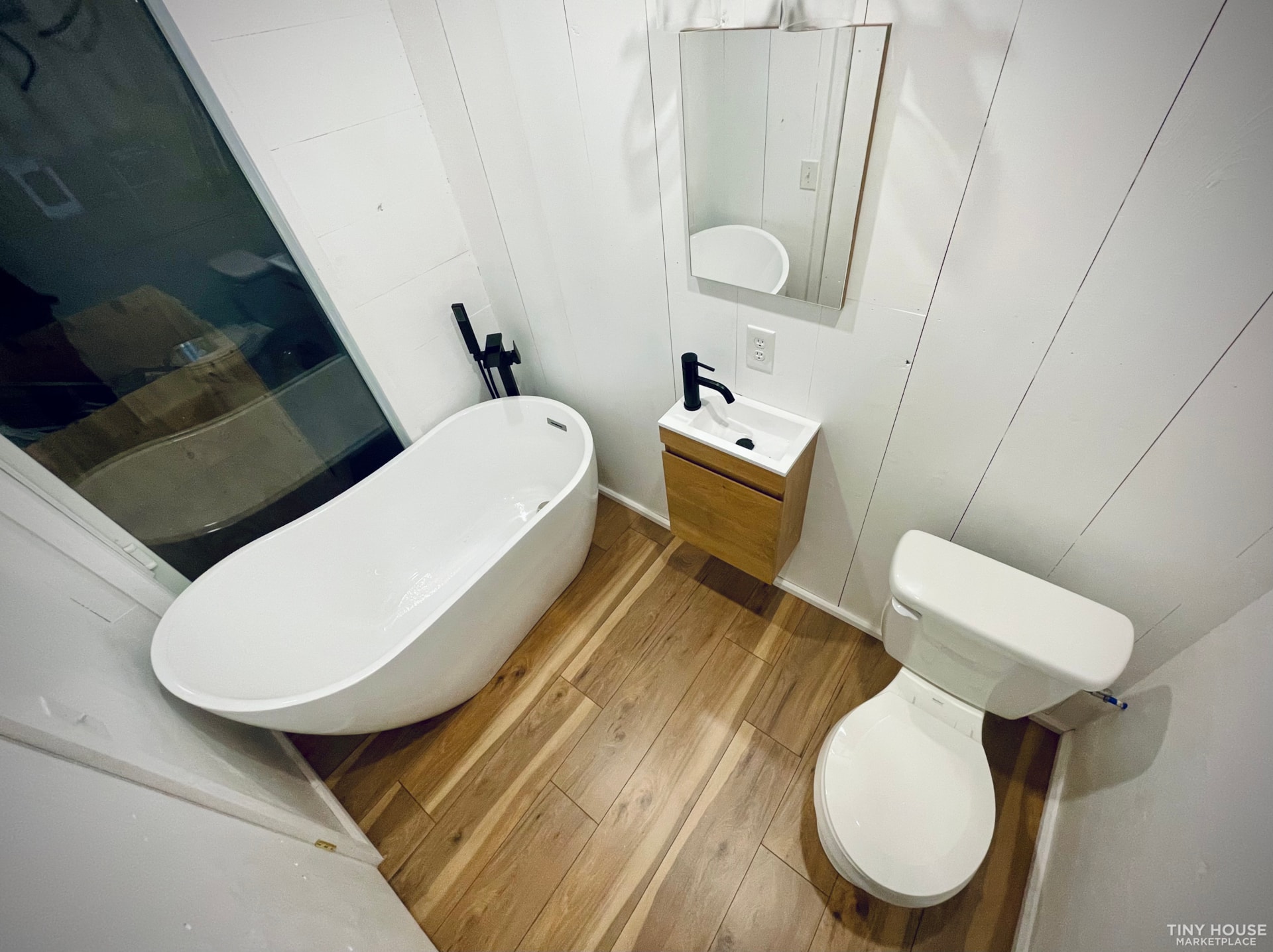 Nordic Style Tiny Home built on Wheels - Image 4 Thumbnail