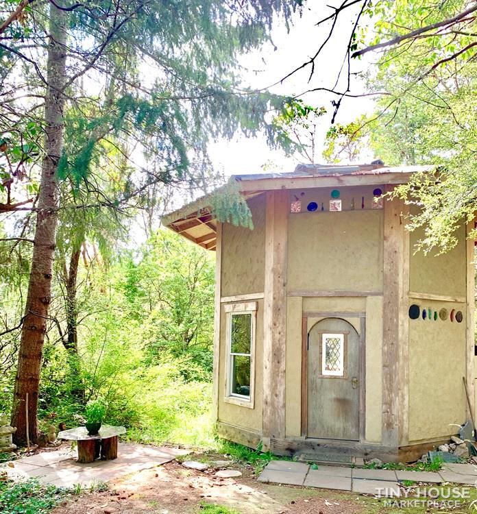 Octagon Earthen Eco Home - Movable One Of A Kind