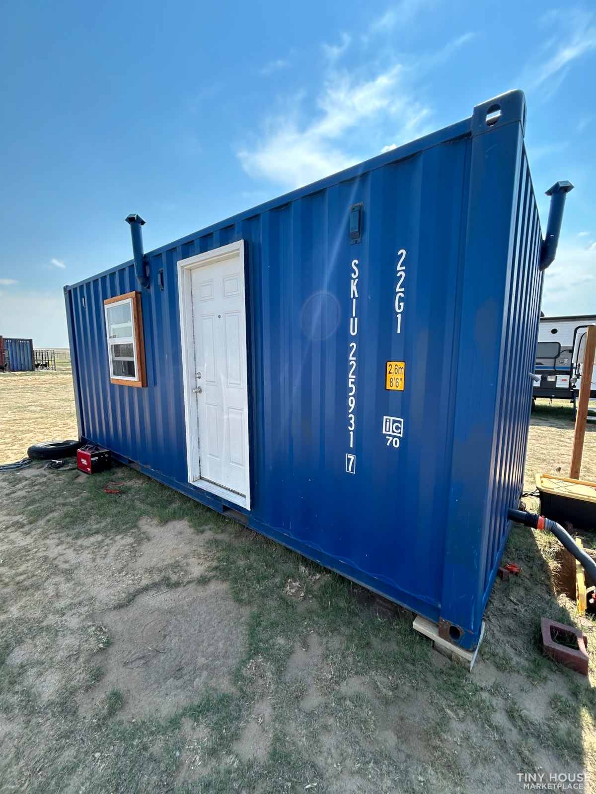 Off Grid 20ft Conex tiny home - Image 1 Thumbnail