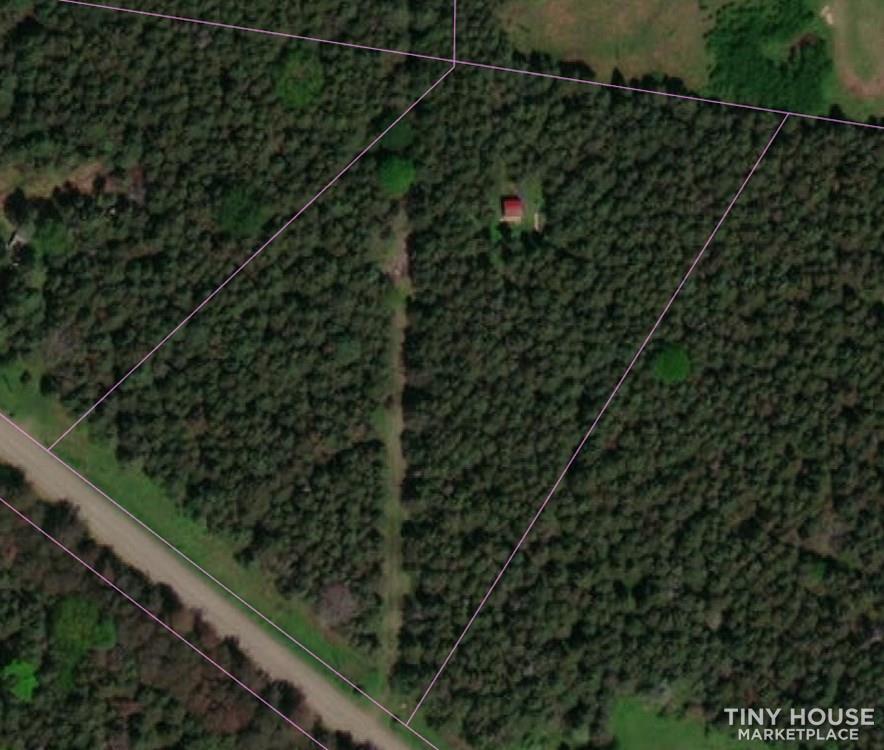 Off Grid Cabin on 3 Acres. Quiet and relaxing! - Image 2 Thumbnail