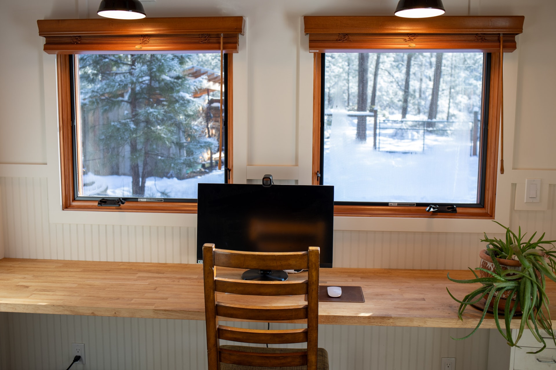 Off-Grid Luxury Mobile Double Office - Image 3 Thumbnail