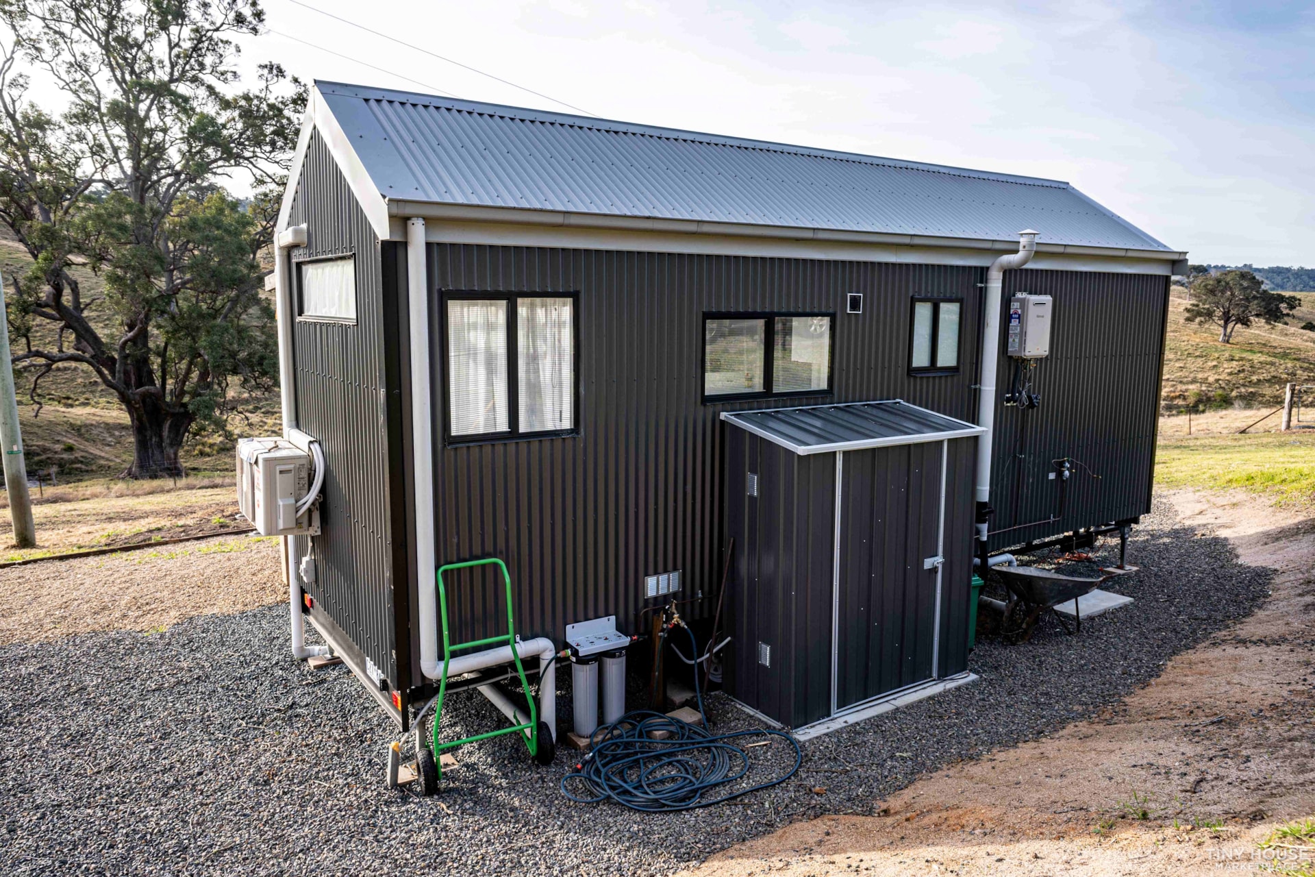 Off Grid Tiny Home on Wheels With The Lot! - Image 3 Thumbnail