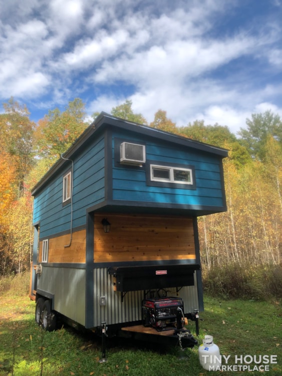 Practically New Off-grid Tiny House On Wheels $42,500 - Image 3 Thumbnail