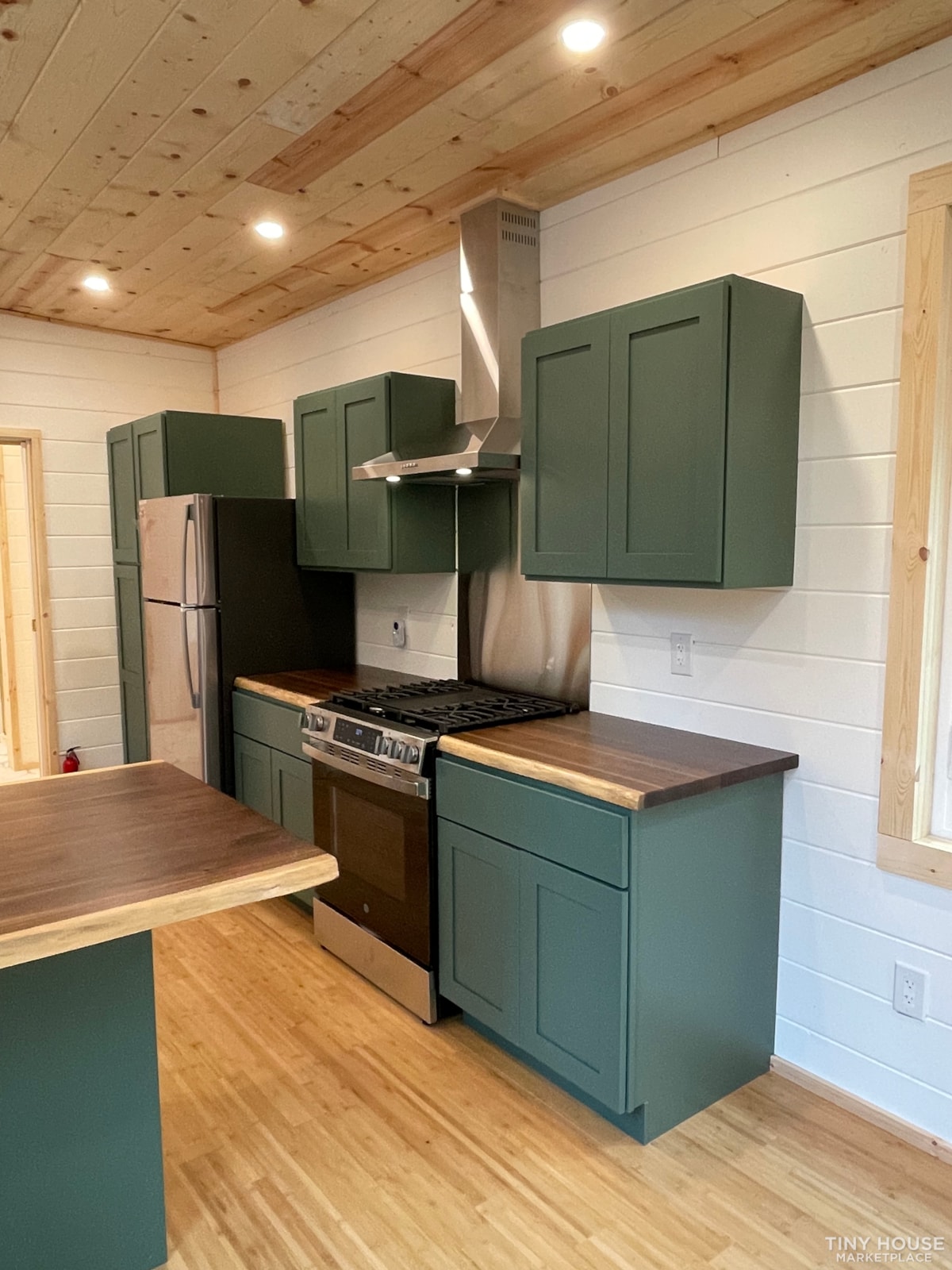Park Model~New~NOAH Certified 400 sq ft Tiny Home - Image 3 Thumbnail