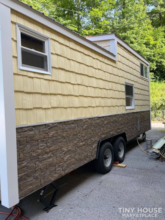  (SOLD!) New 24' Tiny House KVEC Phelps - Image 4 Thumbnail