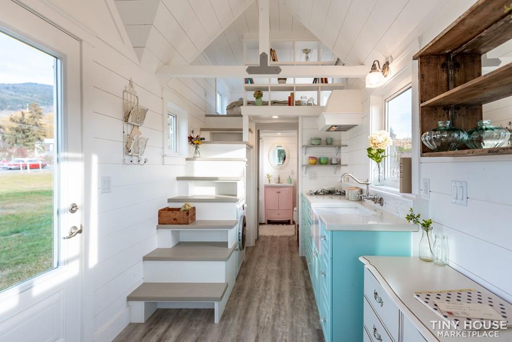 Pink Victorian Tiny House - Image 4 Thumbnail