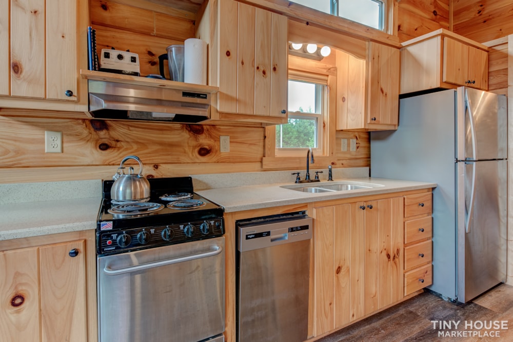 Plug in and play Tiny Home waiting to moved to your location - Image 4 Thumbnail