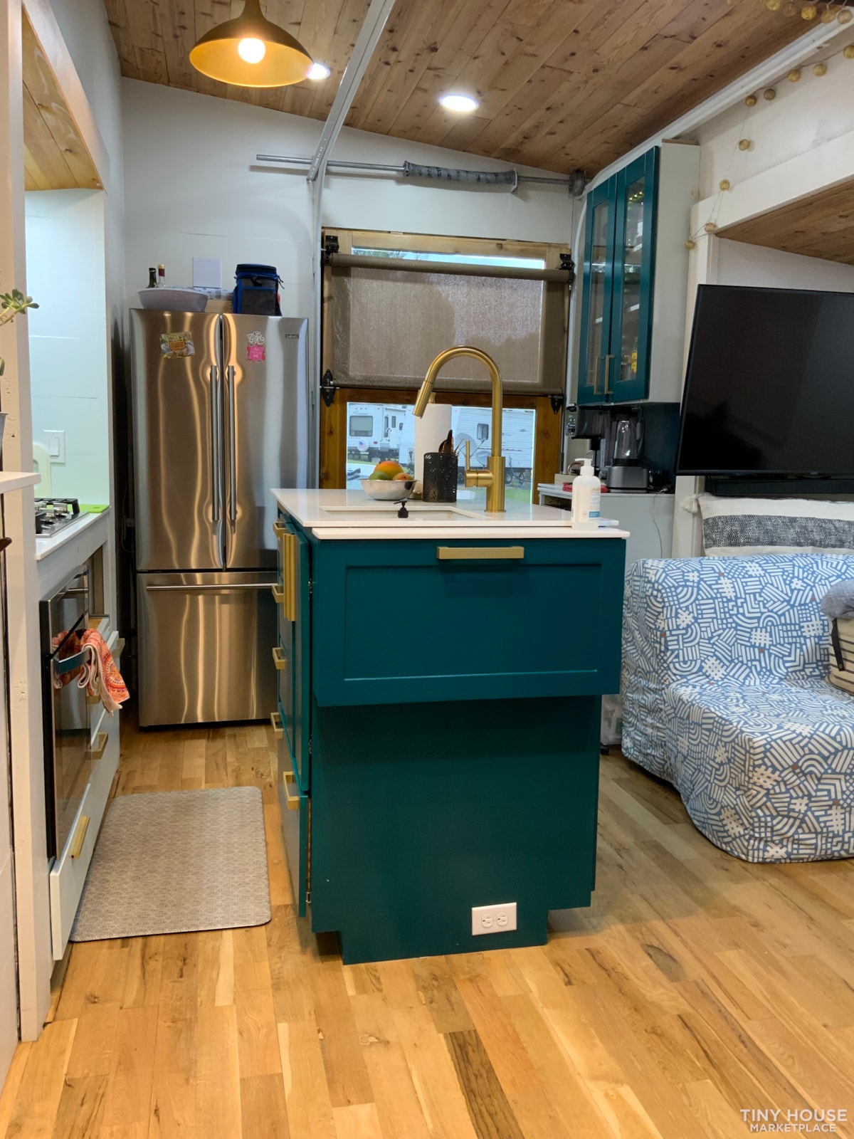 36' Premium 5th Wheel Tiny House w/ 3 Slide Outs - Image 3 Thumbnail