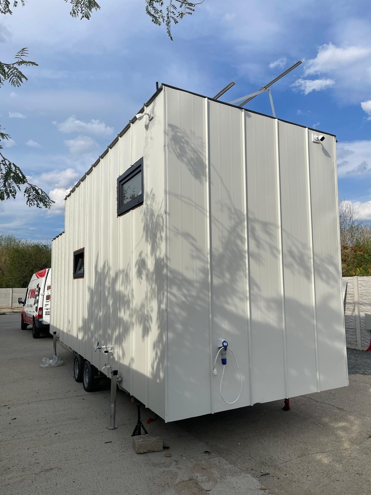 Premium Off-Grid Tiny House on Wheels (8.4m x 2.55m) – Fully Furnished & Road Le