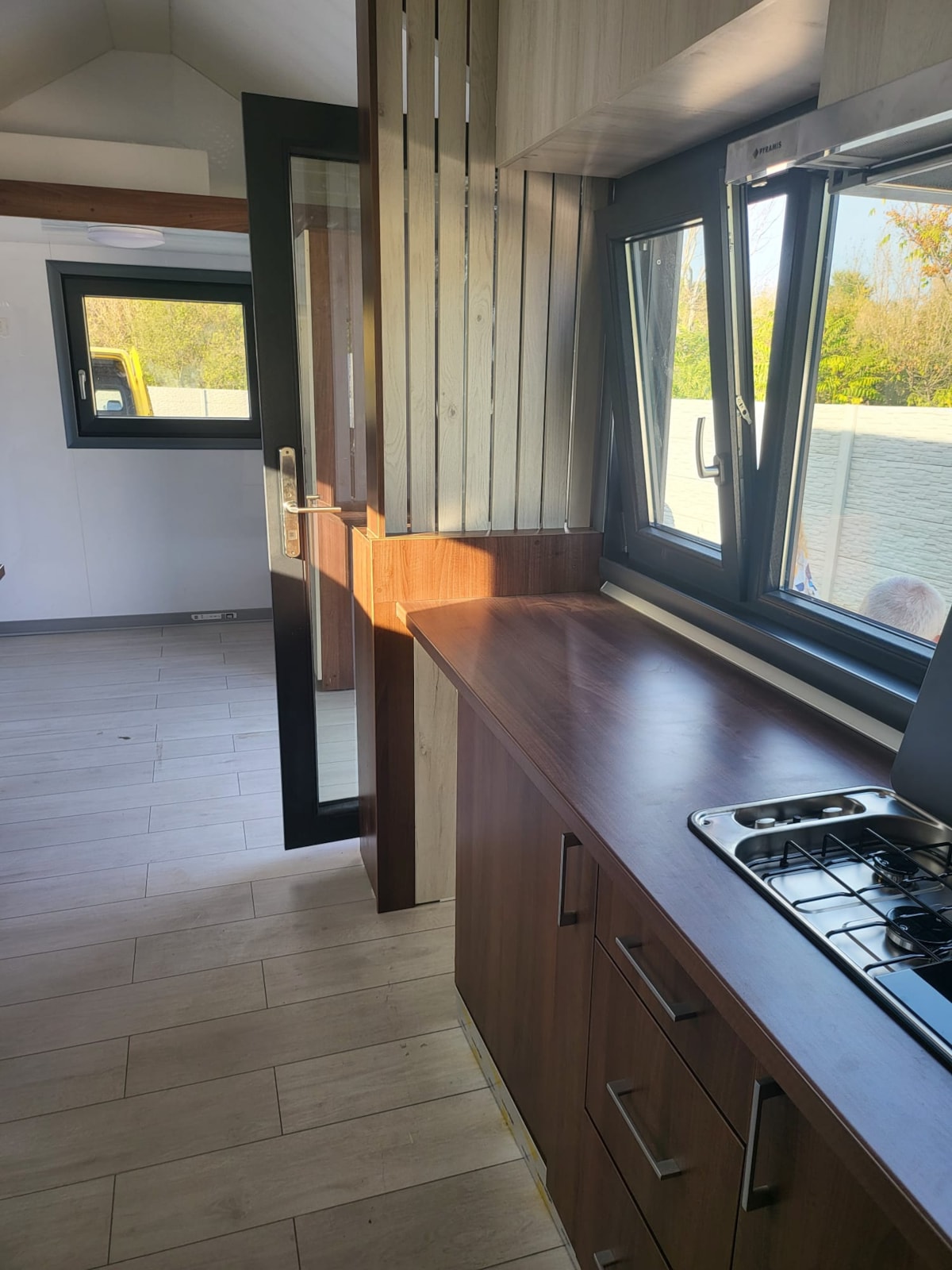 Premium Off-Grid Tiny House on Wheels (8.4m x 2.55m) – Fully Furnished & Road Le - Image 4 Thumbnail
