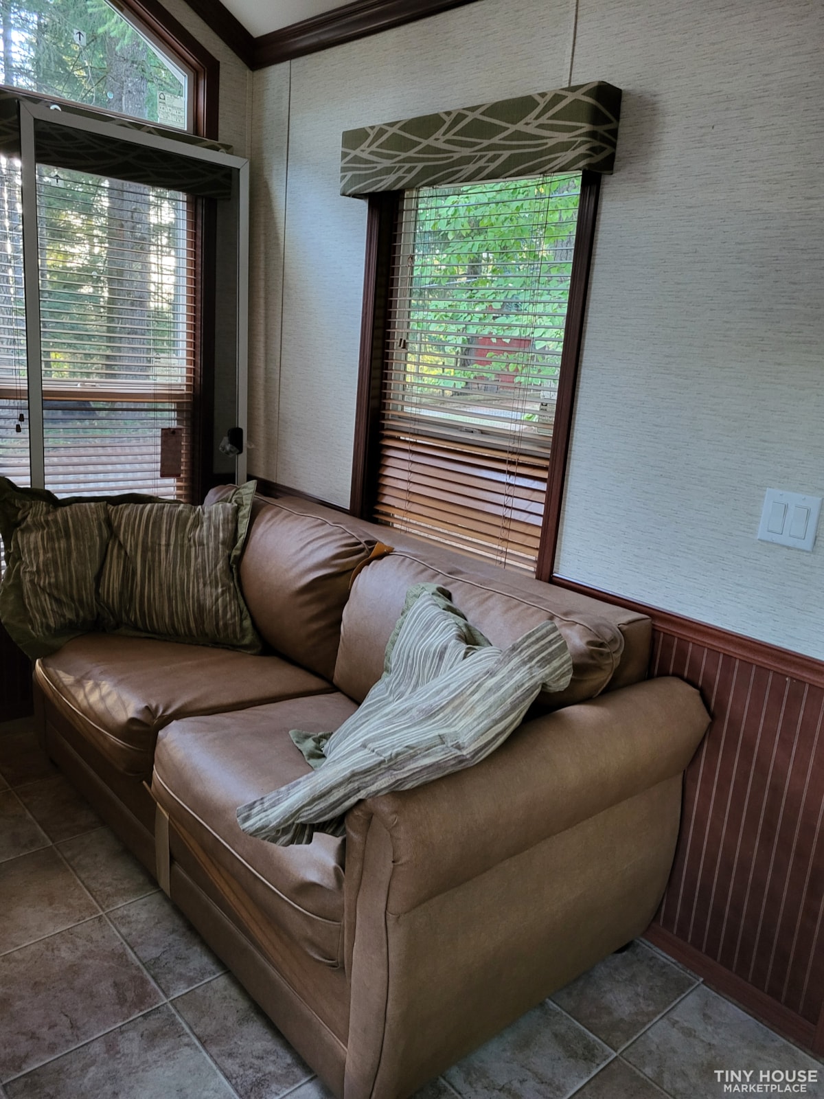 Priced Reduced! Beautiful 400 sq ft Park Model Home - Image 3 Thumbnail