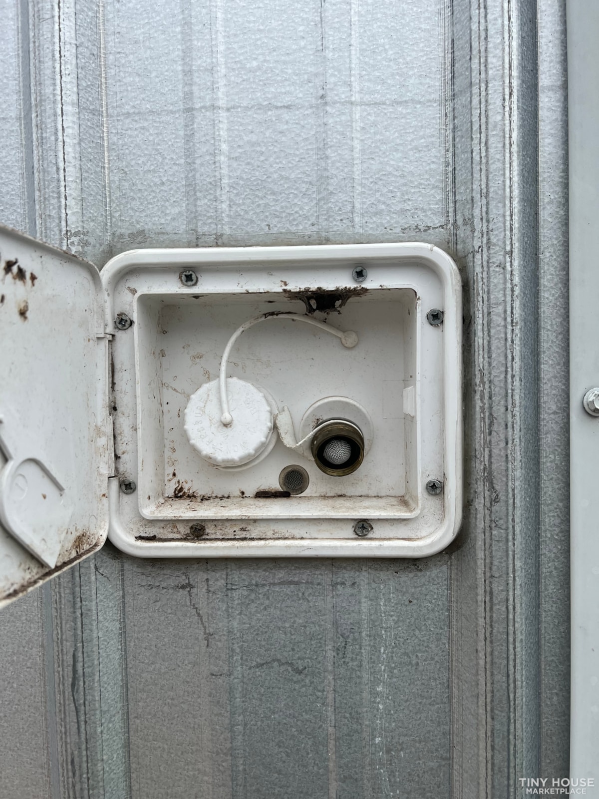 Pristine Tiny house trailer - Image 3 Thumbnail