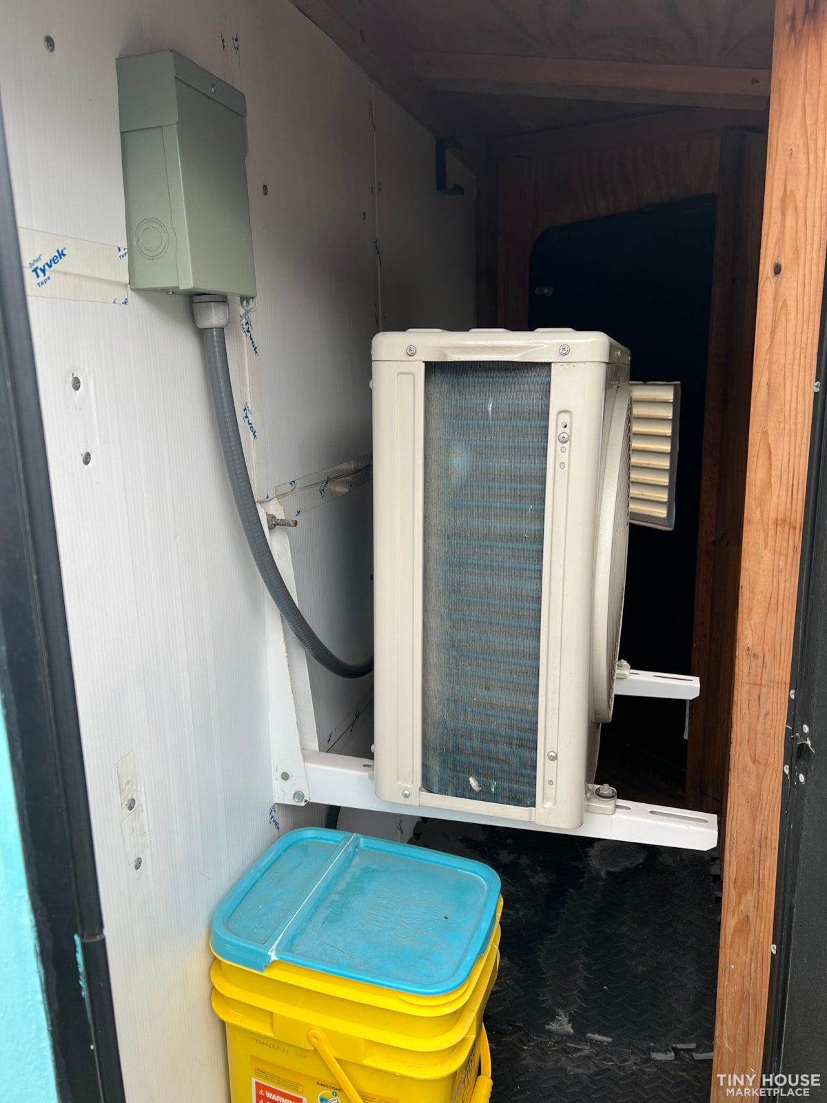 Pristine Tiny house trailer - Image 4 Thumbnail