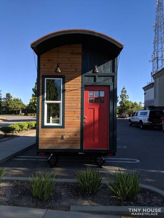 Professionally Built 18' Tiny House RV - Image 2 Thumbnail