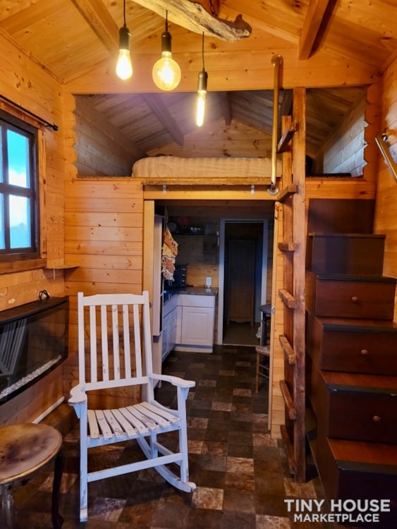 Professionally Built 30' Tiny Home RV Park Model - Image 3 Thumbnail