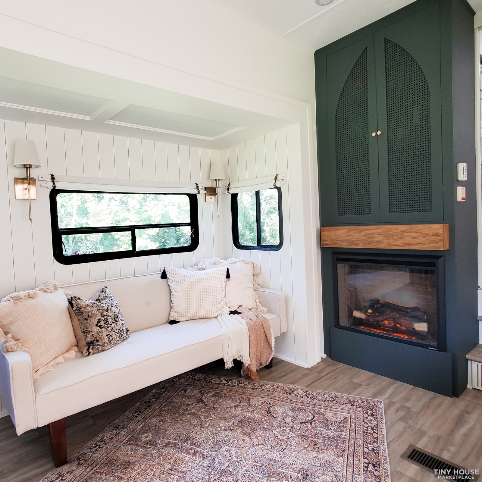 Professionally Renovated Luxury Home on Wheels - Image 1 Thumbnail