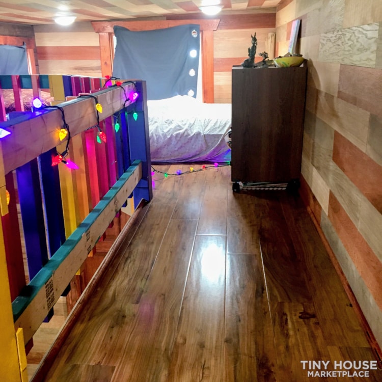 Purple tiny house - Image 3 Thumbnail