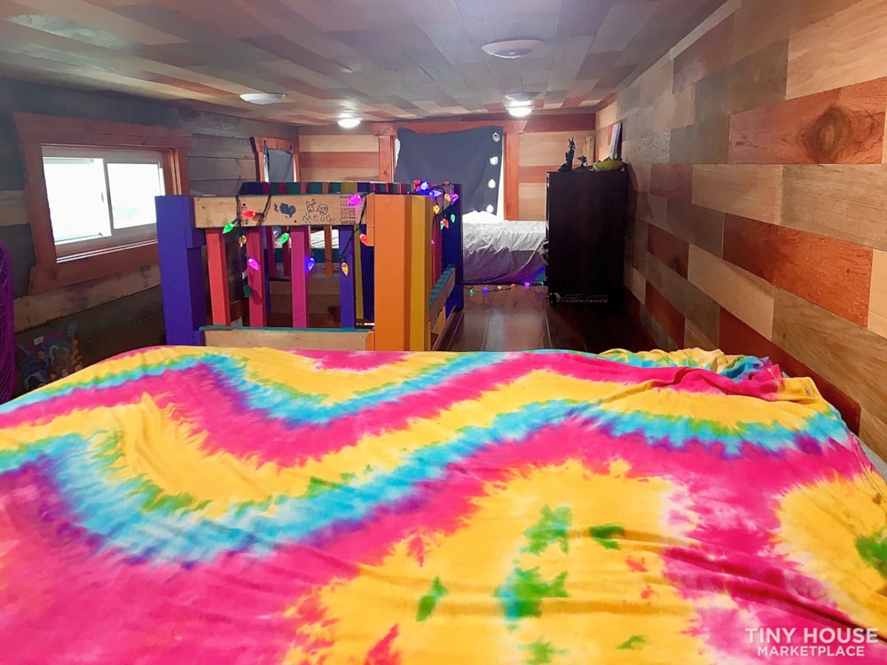 Purple tiny house - Image 5 Thumbnail