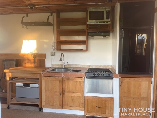 Ready to Live In Shipping Container Home for Sale - Image 4 Thumbnail