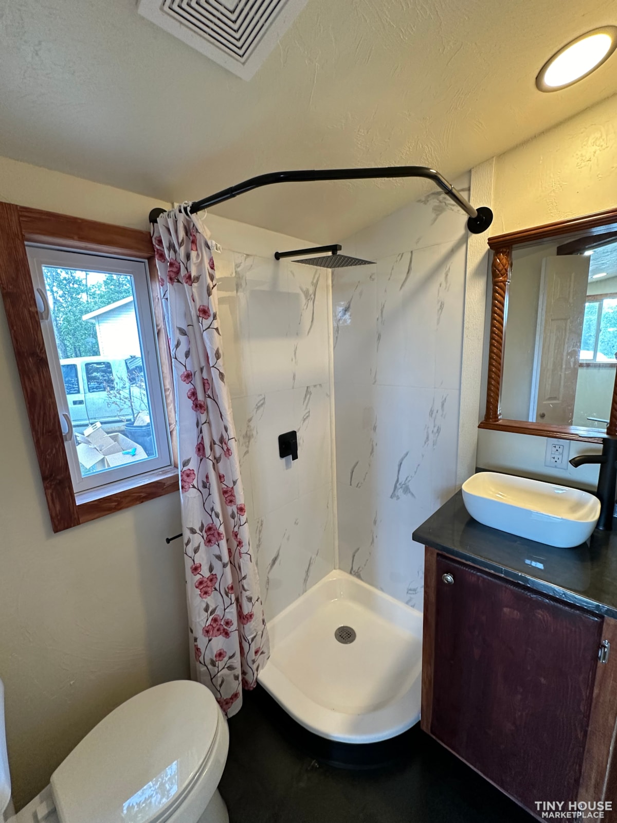 Red Dawn Tiny Home - Image 4 Thumbnail