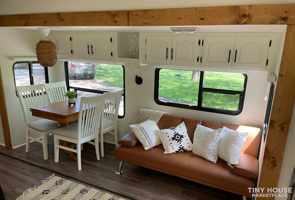 Refinished 2006 Wildcat 5th Wheel  - Image 1 Thumbnail