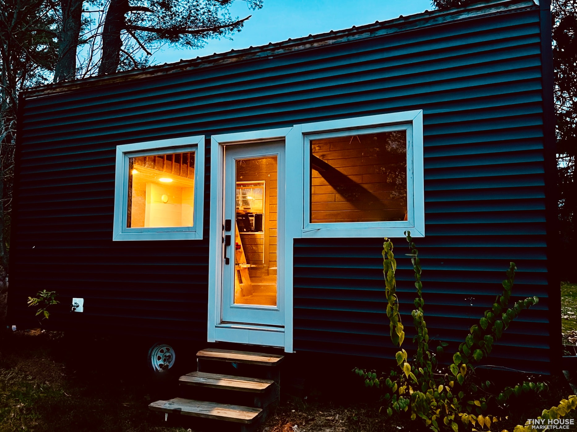 Renovated New England Tiny House, Perfect for AirBnb, ADU, Home Office - Image 1 Thumbnail
