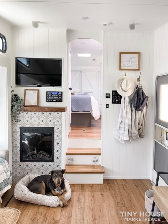 *SOLD* Renovated RV with solar - 2013 Forrest River Wildcat Maxx  - Image 4 Thumbnail
