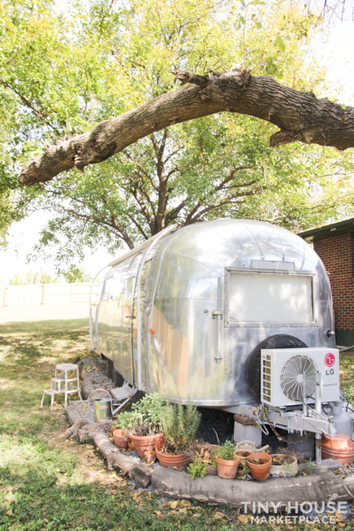 Restored 1963 Airstream Overlander - Perfect Tiny House or Guest House - Image 2 Thumbnail