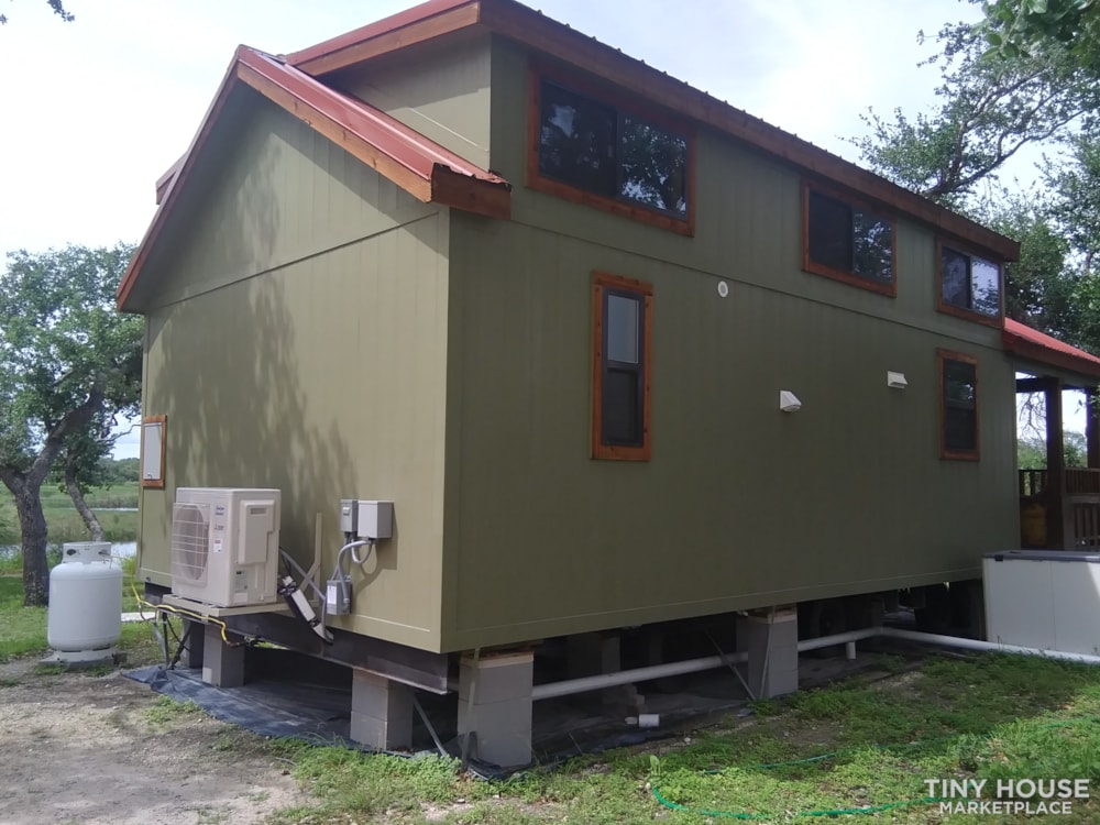 Rockport, TX Tiny Home Great Water Views near Copano Bay - Image 4 Thumbnail