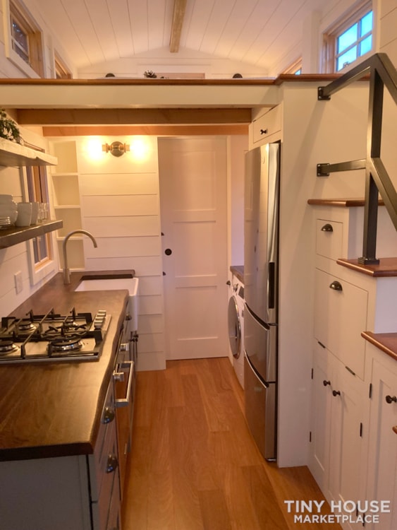 BELOW COST SALE ON NEW Roadster tiny house currently located in East Lyme, CT - Image 4 Thumbnail