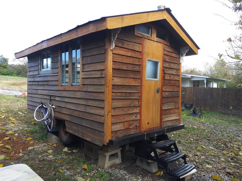 Ole' Smokey Rustic Tiny Home House/Studio - Image 3 Thumbnail