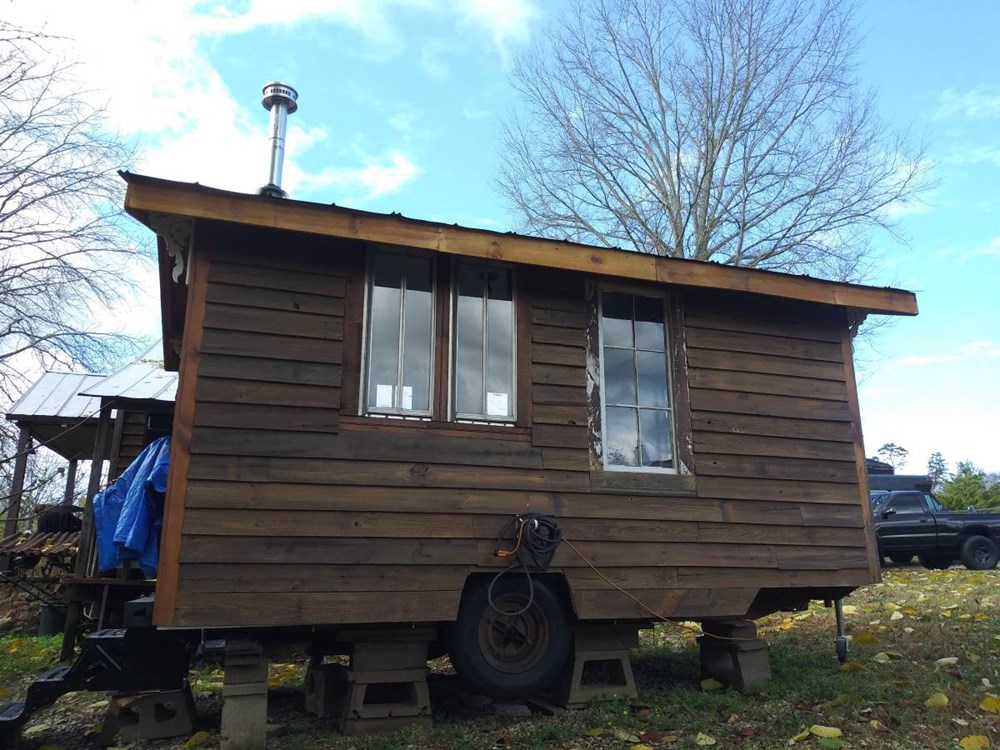 Ole' Smokey Rustic Tiny Home House/Studio - Image 4 Thumbnail