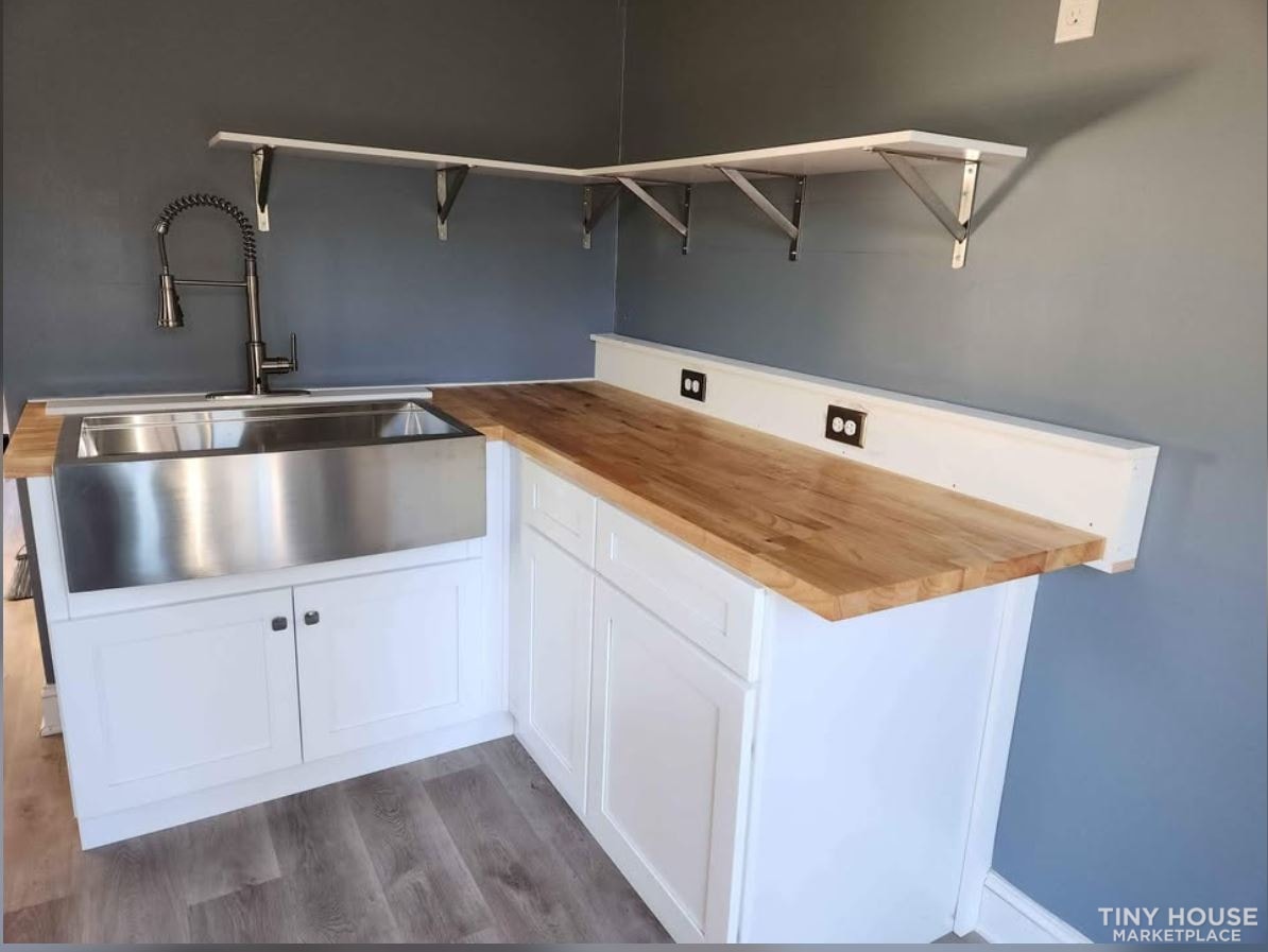 RV Park Model Tiny Home - Image 2 Thumbnail