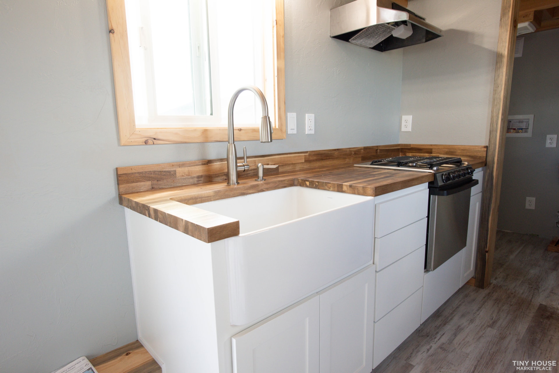 RVIA & ANSI Certified 28' Long Tiny Home - Image 3 Thumbnail