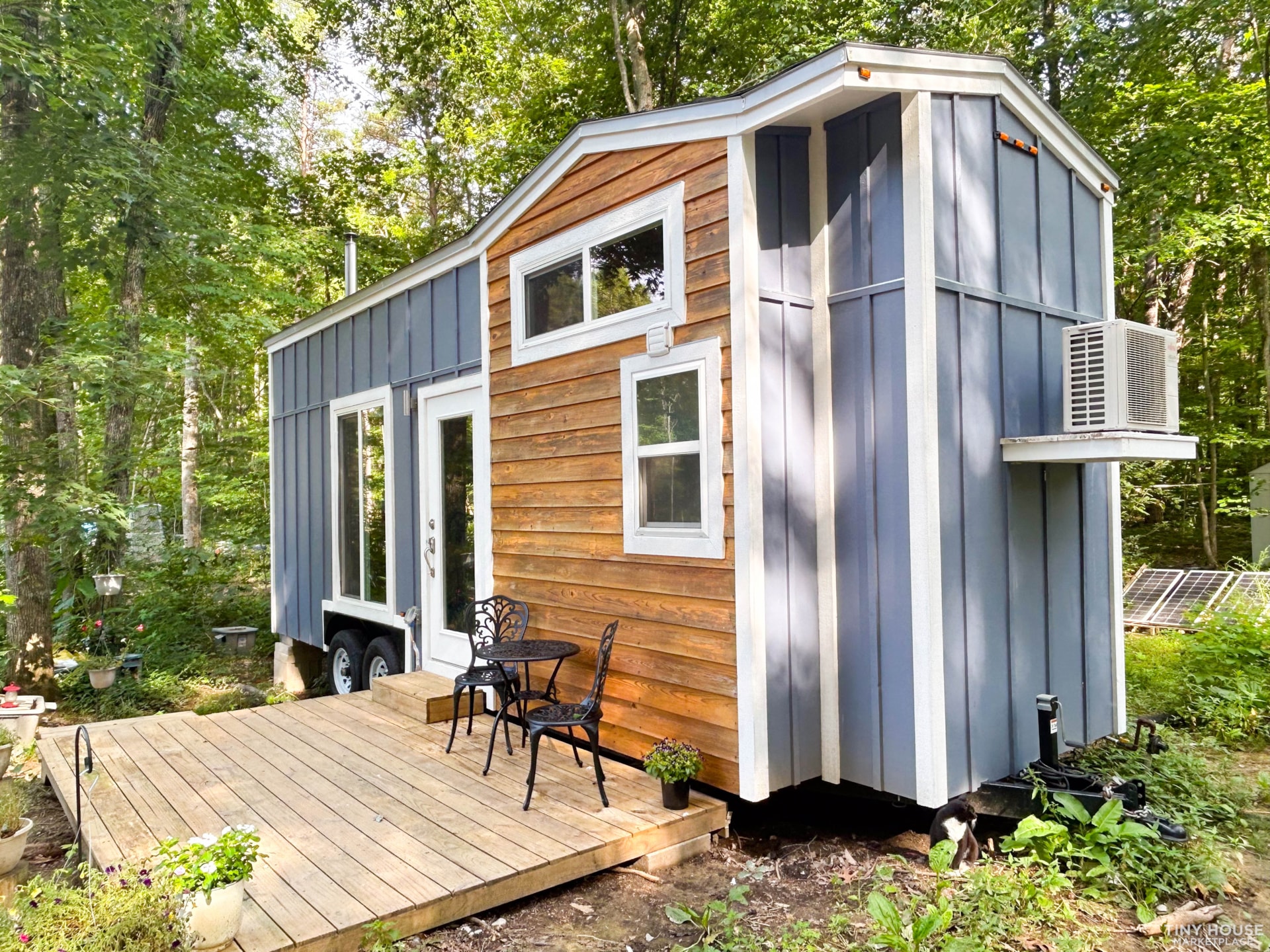 RVIA Certified 24ft Tiny House - Ground floor Spare Room! King bed loft! 